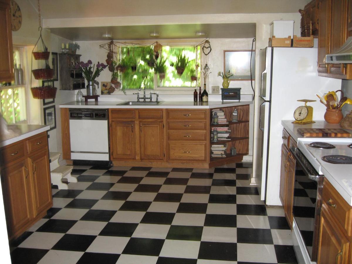 B&B On Seven Acres With Private Bed & Bath Clinton Corners ภายนอก รูปภาพ